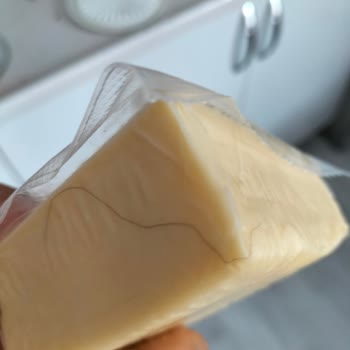 Migros Kaşar Peynirinden Saç Çıkması