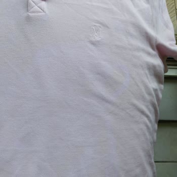 Mavi Markasına Ait T-shirt Aldım Fakat Lekeli Çıktı