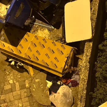 Üsküdar Belediyesi Çöpler Yüzünden Çevre Ve Sağlık Tehdidi