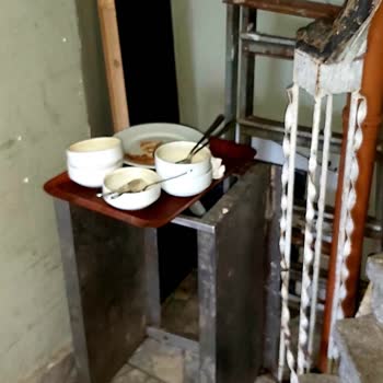 Dürümcü Emmi Pis, Kirli Bir Yerdir