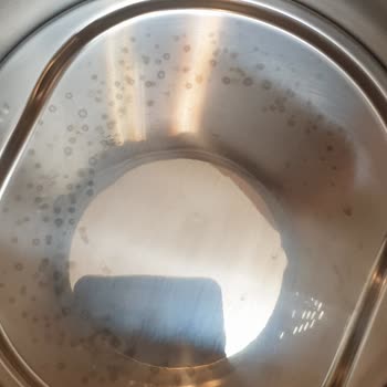 Arzum Çay Makinesinde İlk Kullanımda Çaydanlık Dibinde Lekeler Oluştu