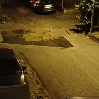 İBB - İstanbul Büyükşehir Belediyesi Çukur Tehlikesi Nedeniyle Acil Önlem Alınmasını Talep Ediyorum
