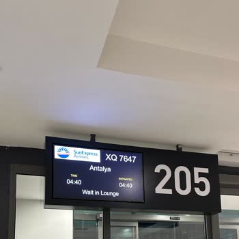 Sunexpress'in Uçak Rötarı