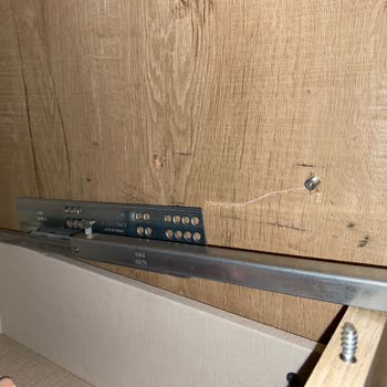 Kelebek Mobilya Kurulum Hatasından Şifonyer Ve Yatak Kırıldı