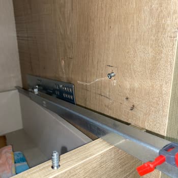 Kelebek Mobilya Kurulum Hatasından Şifonyer Ve Yatak Kırıldı