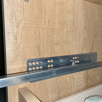Kelebek Mobilya Kurulum Hatasından Şifonyer Ve Yatak Kırıldı