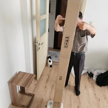 Sürat Kargo Kutulu Ürün Teslimatı Kata Yapılmadı Ve Hasarlı Kutu Teslim Edildi.
