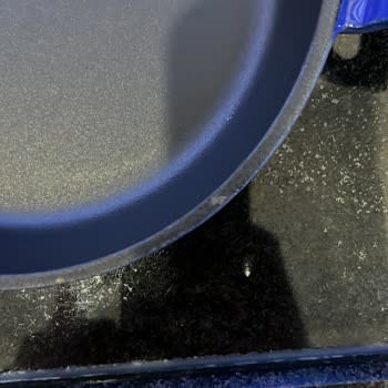 Lava Sahanda Soyulma Ve Küf