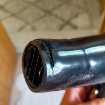 Arzum Marka Sac Kurutma Makinesi Aşırı Isınma Şikayeti