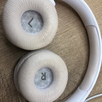 JBL 510 Beyaz Sarardı Ve Genişledi