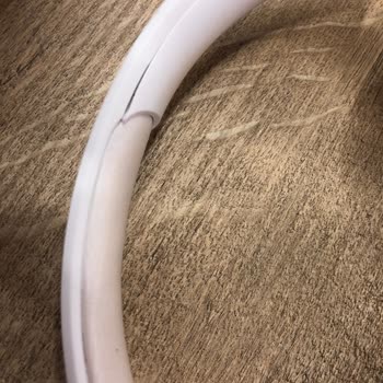 JBL 510 Beyaz Sarardı Ve Genişledi