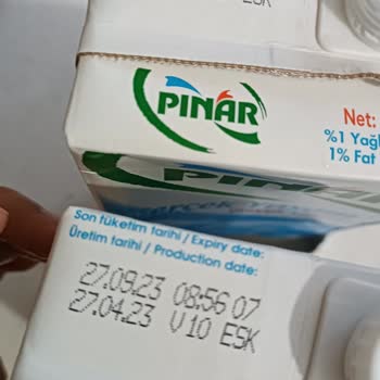 Pınar Et ve Süt İki Gün Önce Aldığım Pınar Tam Yağlı Sütte Kalın Bir Tortu Bulundu Ve Çocuklarım İshal Oldu