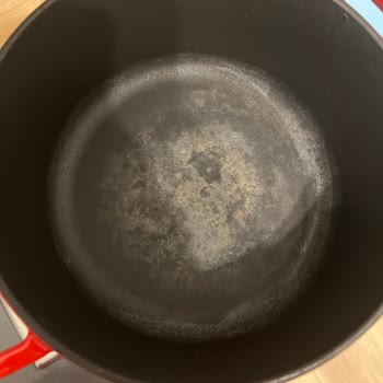 Lava Tencerenin Dibi Beyazladı