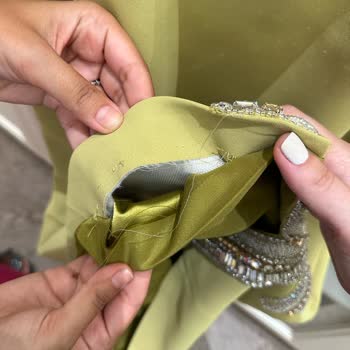 Nakish Brand Elbise Dikişleri Özensizdi