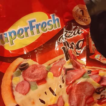 SuperFresh Pizzanın İçinden Naylon Çıktı