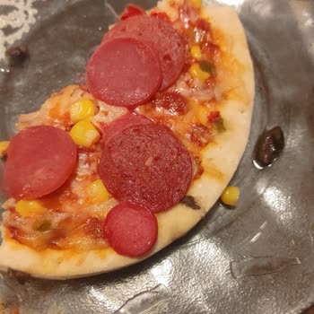 SuperFresh Pizzanın İçinden Naylon Çıktı