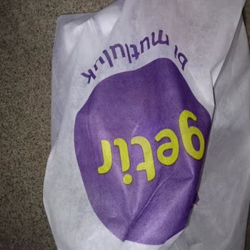 Getir Pis Kokan Ürün Siparişi Ve Pis Bir Sıvı Barındıran Ürün Siparişi