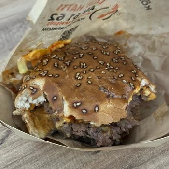 Yemeksepeti Köfteci Yusuf'tan Gelen Hamburgerin Etinin Bozuk Olması