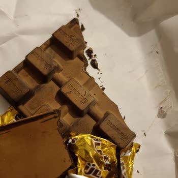 Ülker Bozulmuş Çikolatası