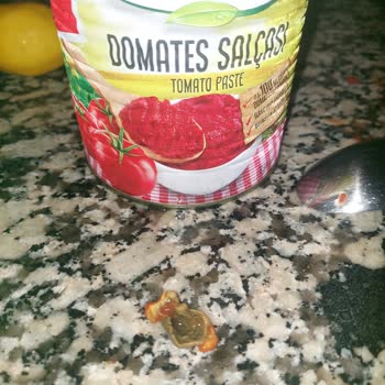 Tamek Salca İçinden Değişik Bir Şey Cıktı