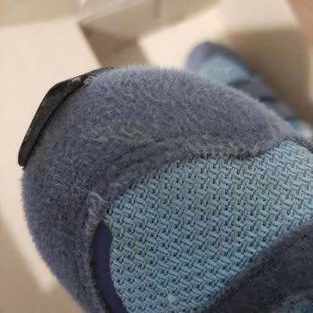 adidas Ayakkabıların Uc Lastiklerinde Açılma