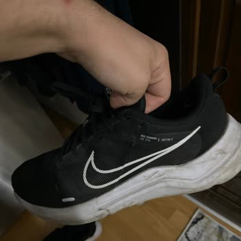 Nike Ayakkabı Yırtılması Açılması!