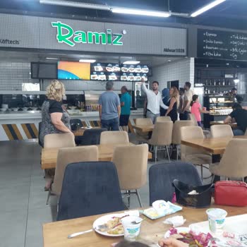 Düzce'de Bulunan Tursan Dinlenme Tesisindeki Ramiz Köfte Şubesi Çok Kötü