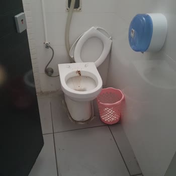 İZOTAŞ İzmir Bornova Otogar.