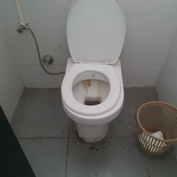 İzmir Büyükşehir Belediyesi Otogar Tuvaletleri Çok Pis