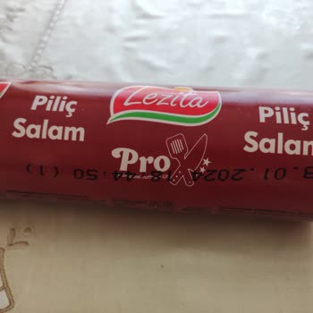 Lezita Tavuk Salamdan Kıl Benzeri Cisim Çıktı