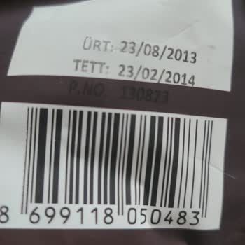 Çerezya Markasının 2013 Üretimli Kuruyemisi Mağazaya Dağıtıma Vermesi