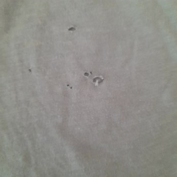 Grundig Makine Kendinden Lekeler Çıkarıyor ve Kıyafetleri Yırtıyor