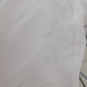 Grundig Makine Kendinden Lekeler Çıkarıyor ve Kıyafetleri Yırtıyor