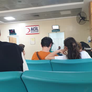 Ünye Devlet Hastanesi Acilde Emzirme Odası Yok.