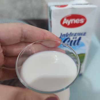 Aynes'in Laktozsuz Sütü Renk Değişikliği