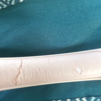 JBL 500 Kablosuz Kulaklığımın Süngerleri Dökülüyor