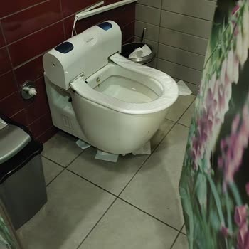 Shell İstasyonunda Tuvalet Kokusu Ve Hijyen Yetersizliği