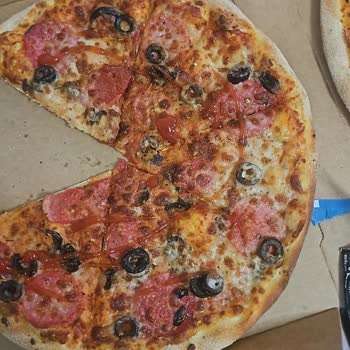 Domino's Pizza Soğuk Büzüşmüş Ve 1 Saat 15 Dakika Sonra Gelen Pizza!