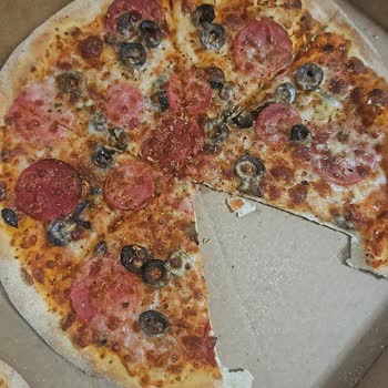 Domino's Pizza Soğuk Büzüşmüş Ve 1 Saat 15 Dakika Sonra Gelen Pizza!