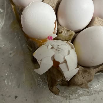 A101 Kapıda'dan Gelen Yumurtalar Kırık Geldi