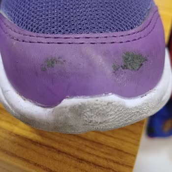 Hummel Spor Ayakkabı 48 Saatte Parçalandı