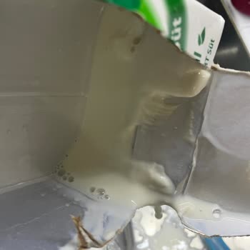 Pınar Et ve Süt Sütlerin İçinde Beklenmedik Tabaka Bulunması