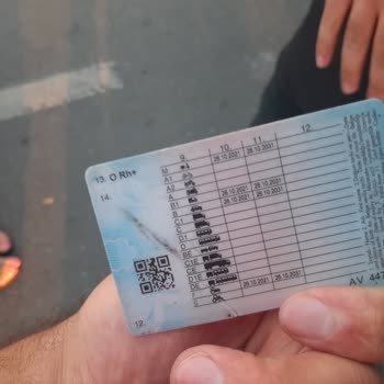 Trendyol Kuryenin Arabama Çarpması