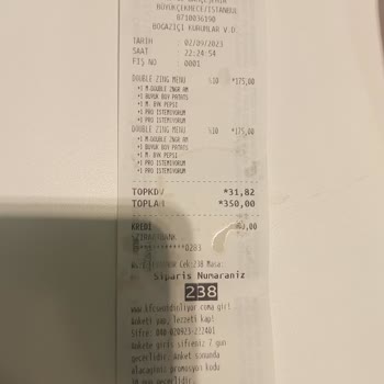 KFC Bahçeşehir Çöp Yediriyor.