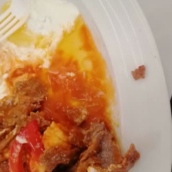 Usta Döner İskenderi Yemeyin