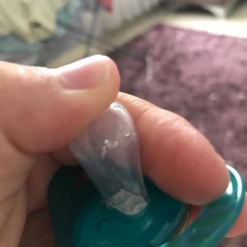 Tommee Tippee Tommee Tippe Emzik Parçalanıyor