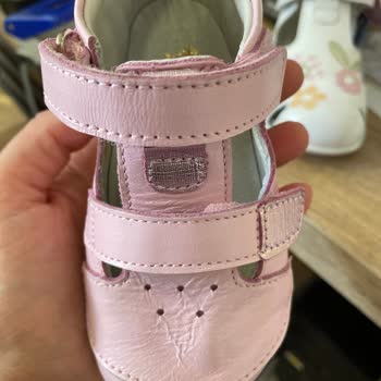 Kifidis Kullanılmış Ayakkabı Gönderdi