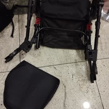 THY Kırık Teslim Edilen Bebek Arabası