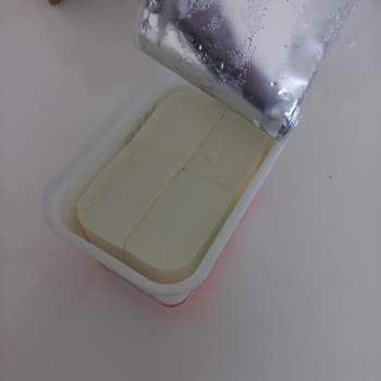 Mis Beyaz Peynir Jelatin Açık Kötü Kokuyor Kararmış