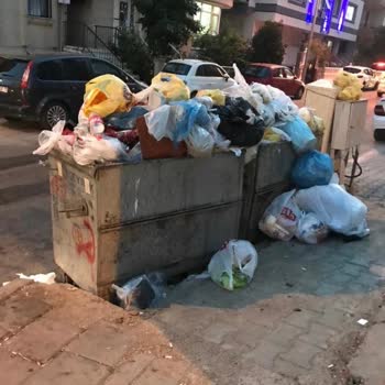 Buca Belediyesi İşçievleri Semti Çöp